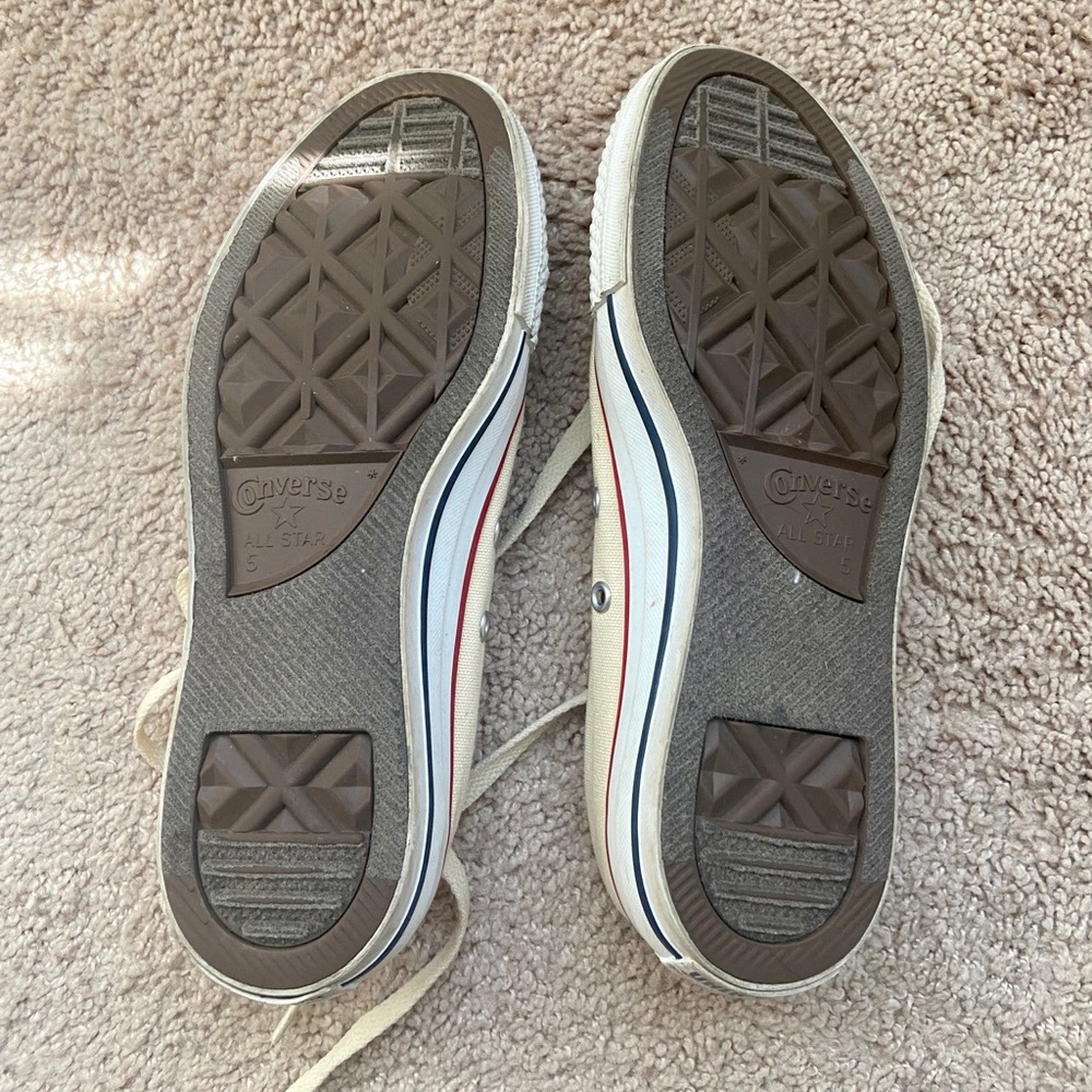 Converse - Picture 2 of 3